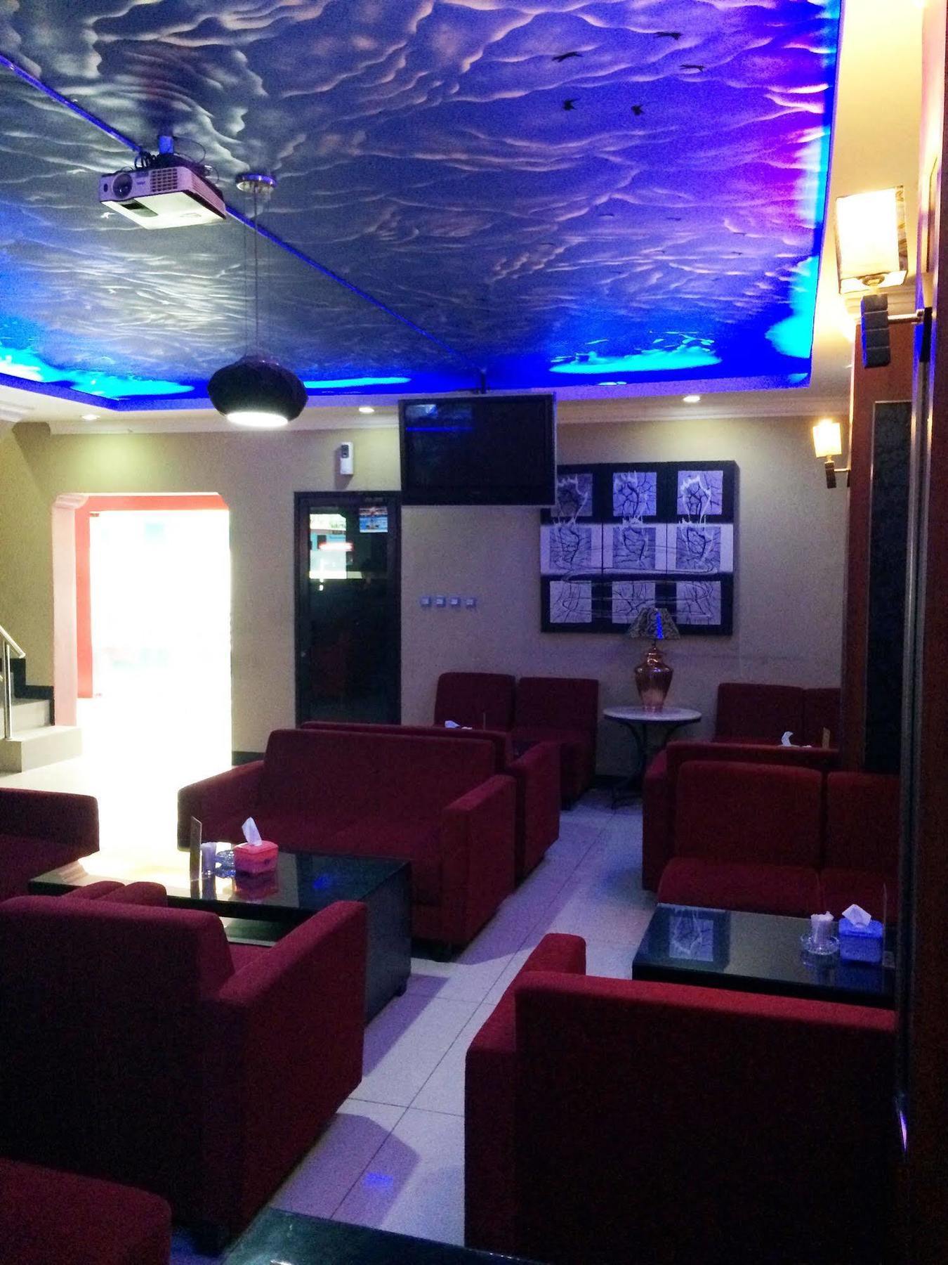 Hollywood Hotel Джакарта Экстерьер фото